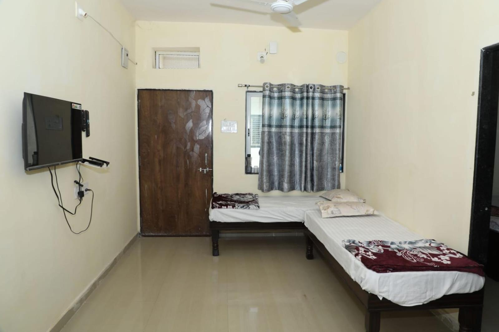 Aradhya Prime Home Stay Garudeshwar Buitenkant foto